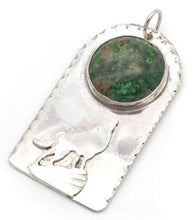 Load image into Gallery viewer, Howling Wolf Pendant