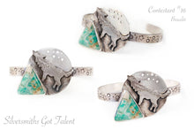 Load image into Gallery viewer, Howling Wolf Cuff