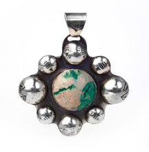 Load image into Gallery viewer, Flower Pendant