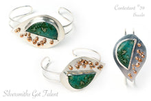 Load image into Gallery viewer, Decorative Leaf Pendant