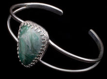 Load image into Gallery viewer, Wire Cabochon Cuff