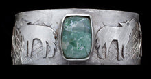 Load image into Gallery viewer, Wolf Cuff