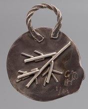 Load image into Gallery viewer, Fancy Circle Charm