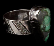 Load image into Gallery viewer, Triangle Ring with Decorative Band
