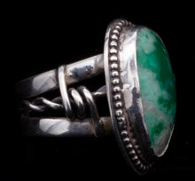 Load image into Gallery viewer, Cabochon Ring with Barb Wire Band
