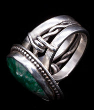 Load image into Gallery viewer, Cabochon Ring with Barb Wire Band
