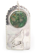 Load image into Gallery viewer, Howling Wolf Pendant
