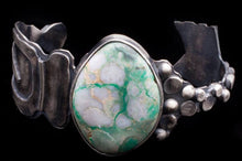 Load image into Gallery viewer, Arrow Cuff
