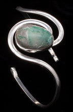 Load image into Gallery viewer, Wire Cuff
