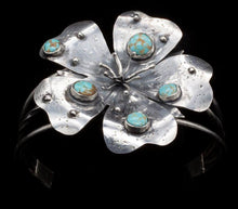 Load image into Gallery viewer, Flower Cuff
