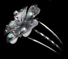 Load image into Gallery viewer, Flower Cuff
