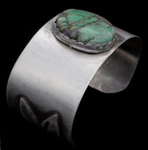 Wide Cuff with Leaves