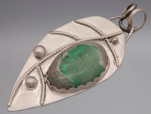 Load image into Gallery viewer, Beautiful Leaf Pendant
