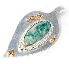Load image into Gallery viewer, Decorative Leaf Pendant
