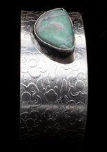 Load image into Gallery viewer, Etched Flower Bear Paw Cuff
