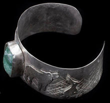 Load image into Gallery viewer, Wolf Cuff

