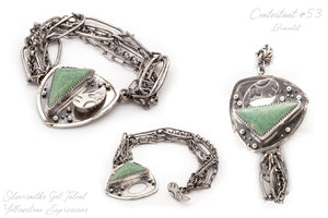 Modern Link Bracelet with Cabochon